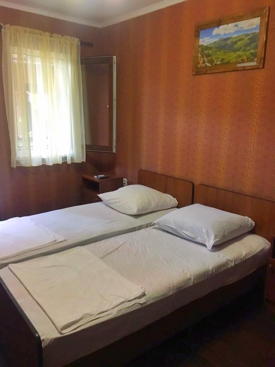 Гостевой Дом Sofia Hotel Sukhumi Ngoại thất bức ảnh